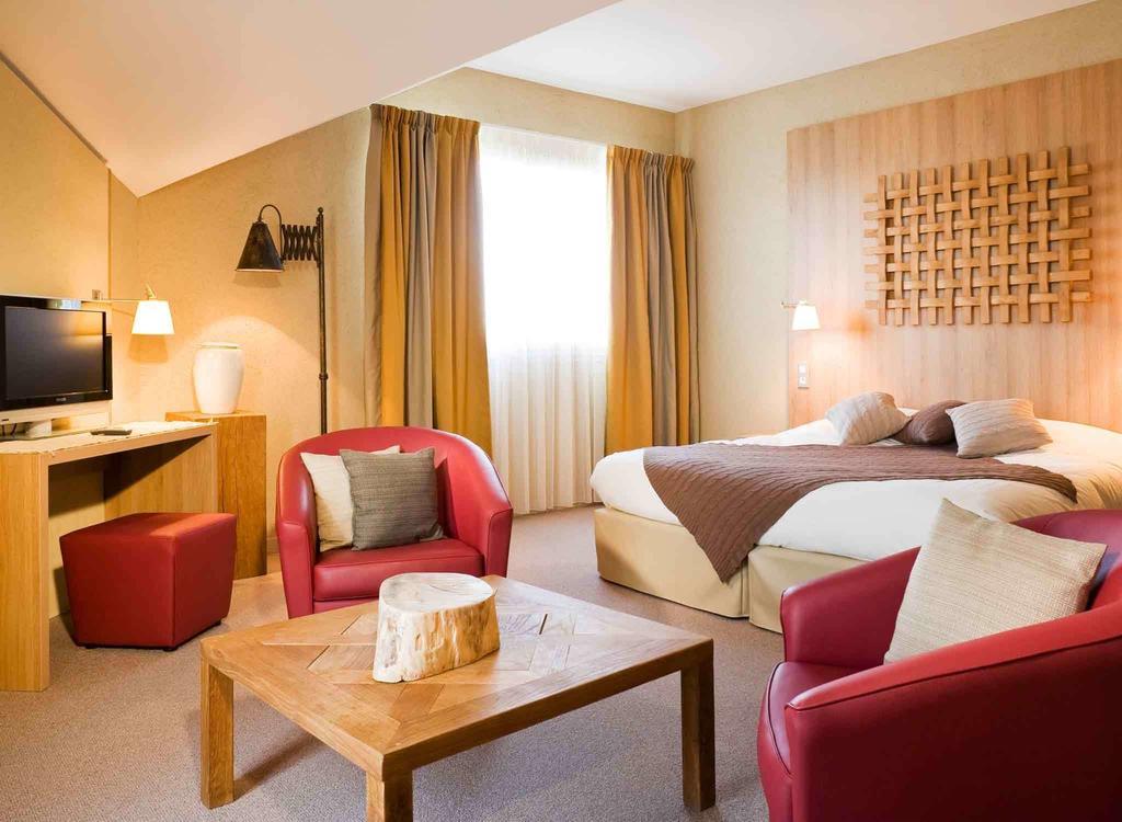 Hotel Ibis Styles Cholet Zimmer foto