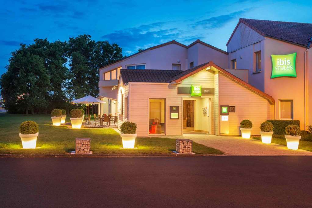 Hotel Ibis Styles Cholet Exterior foto