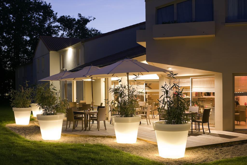 Hotel Ibis Styles Cholet Exterior foto